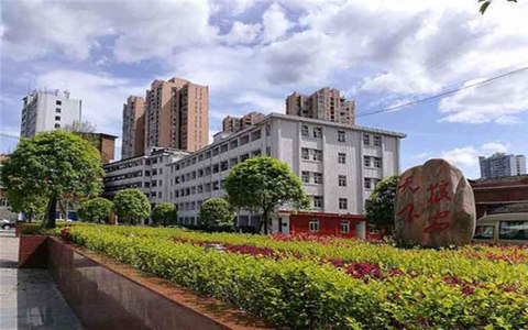 广汉市职业中专学校计算机应用专业